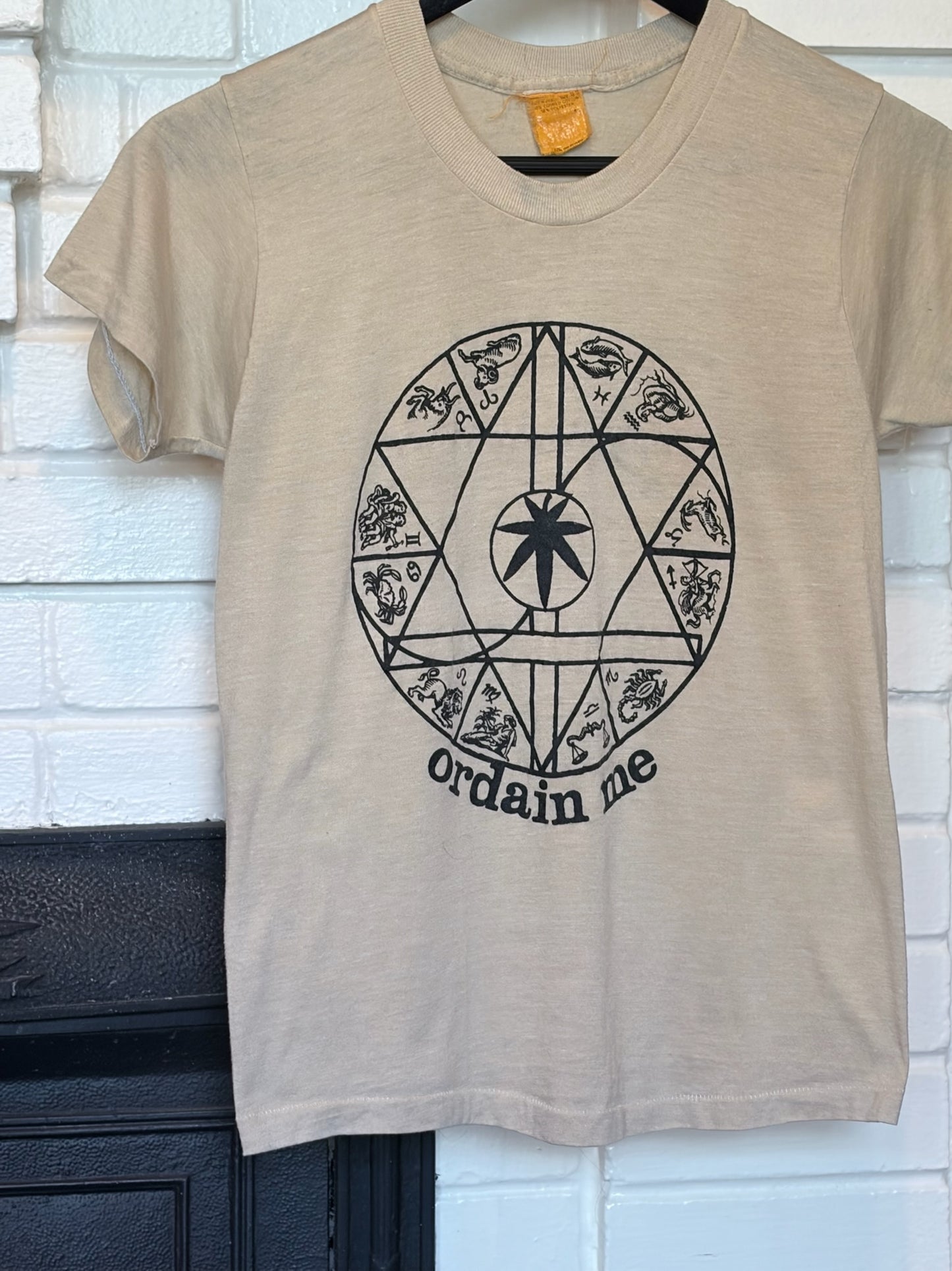 VIntage 1970s Provocative Upside Down Weed Leaf and Cross Drug Tee Size XS