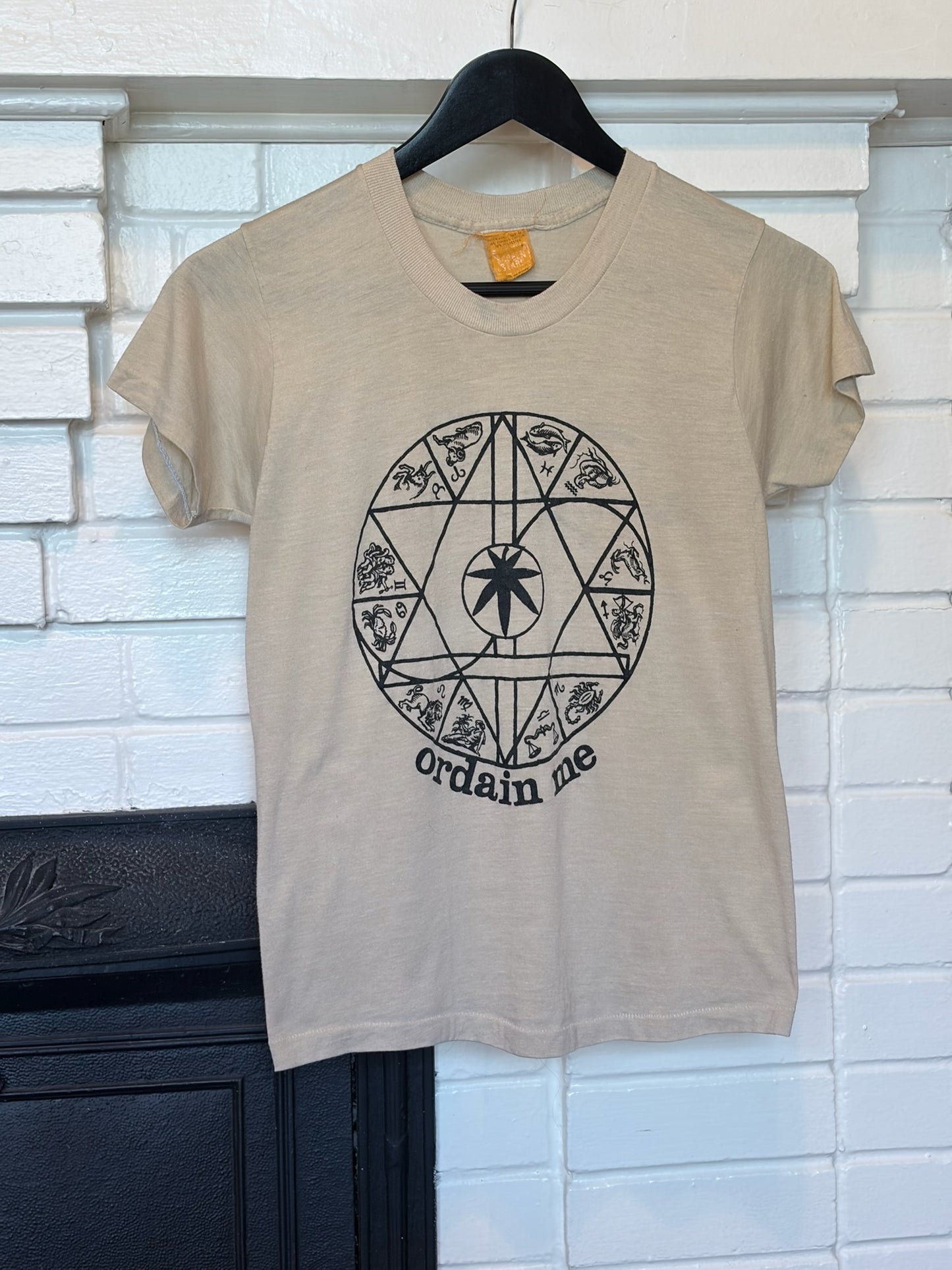 VIntage 1970s Provocative Upside Down Weed Leaf and Cross Drug Tee Size XS