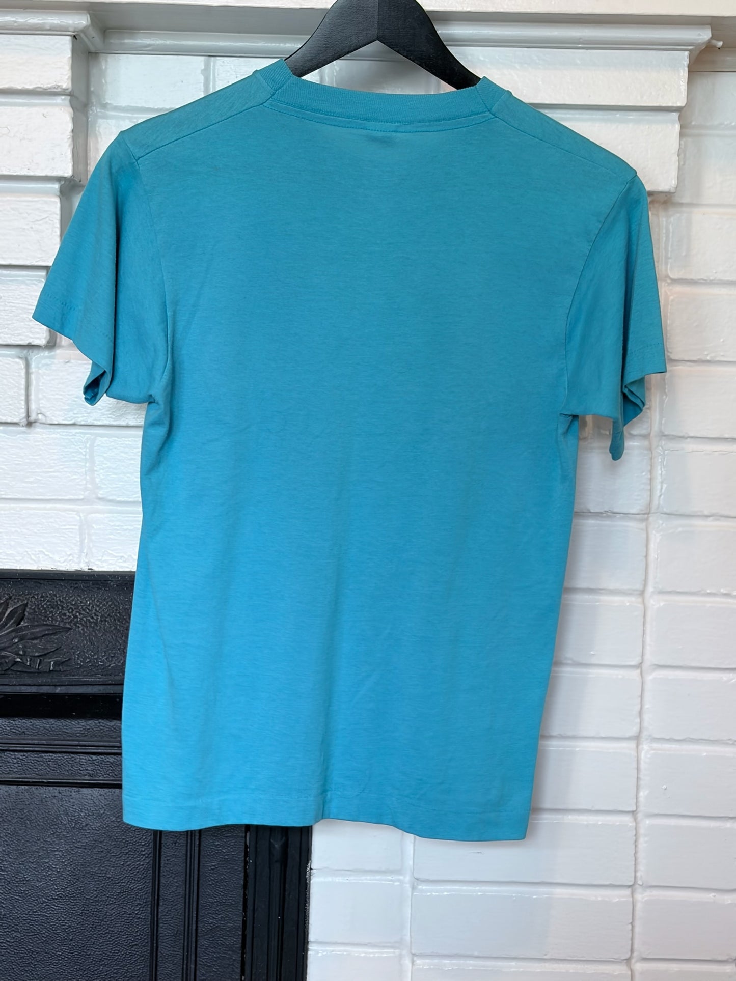 Vintage 1970s Zig Zag Rolling Wraps Tee Shirt Size S